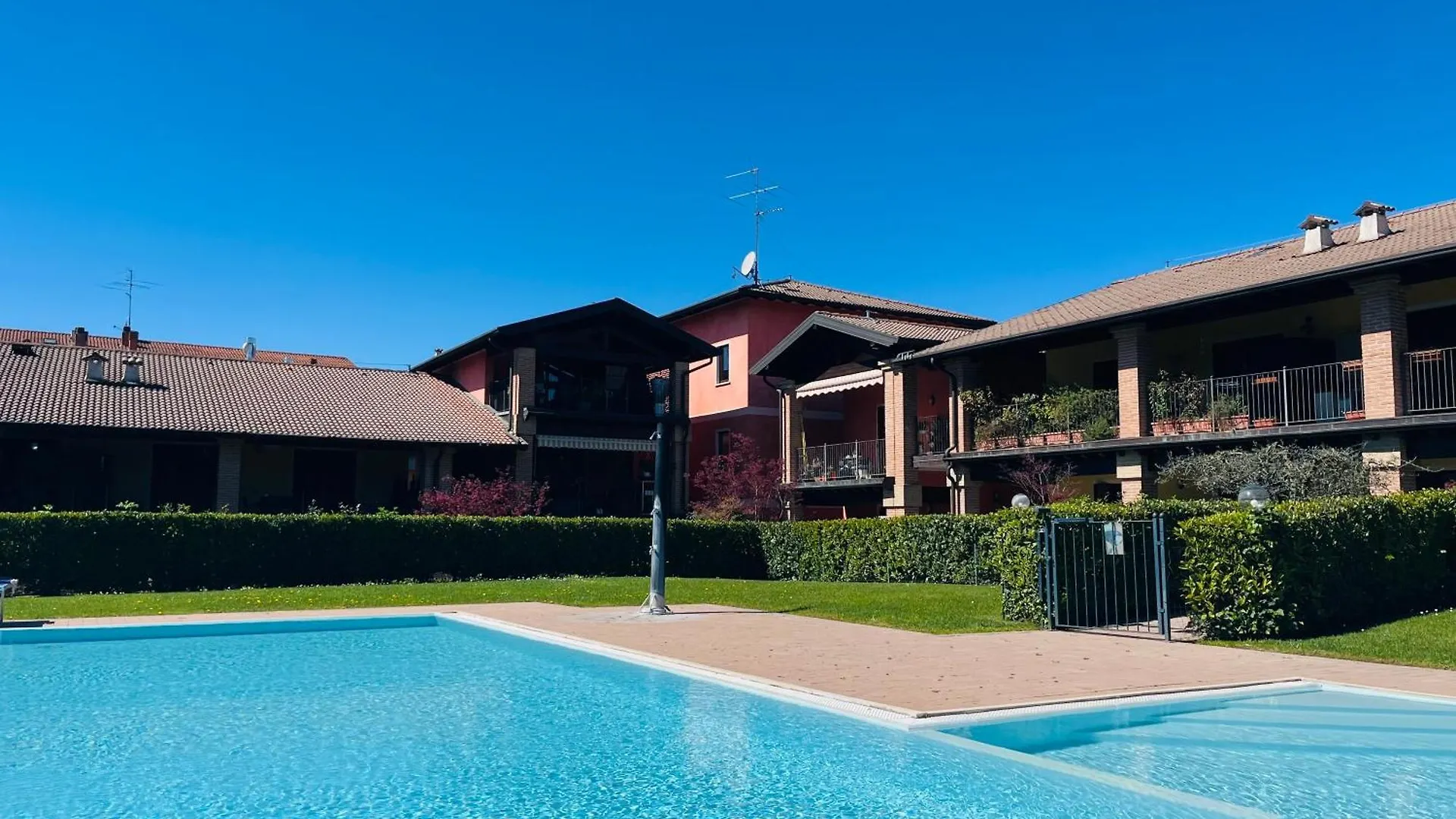 Al Cascinale Peschiera Del Garda Apartment